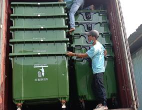 hình ảnh BỐC XẾP CONTAINER THÙNG RÁC QUẬN 12