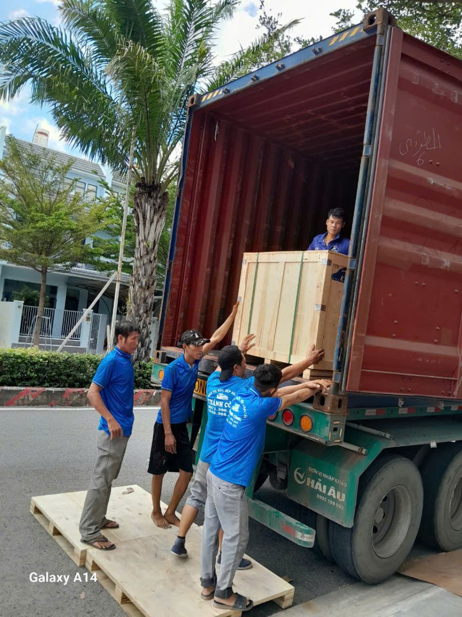 bốc dỡ hạ container